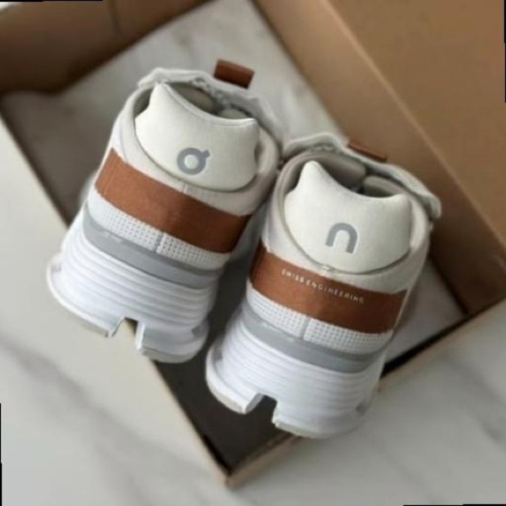 ON Cloudnova,White Pearl Sports Shoes - Picture 2 of 6